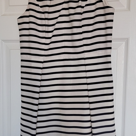 Liz Claiborne White and Navt Striped Dress, size 10, short sleeve - Picture 5 of 5